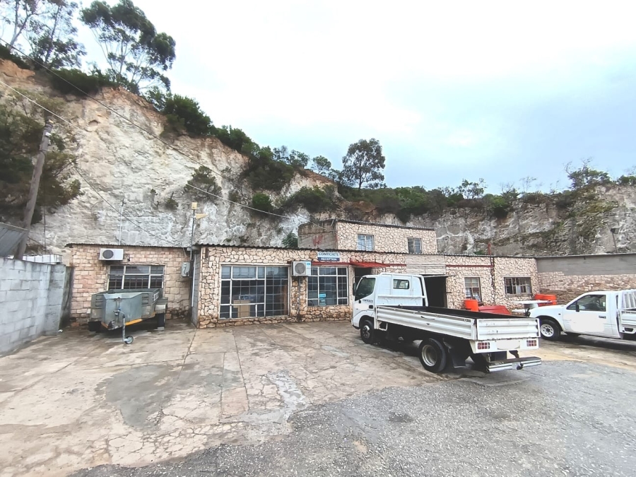 To Let Commercial Property for Rent in Cotswold Eastern Cape